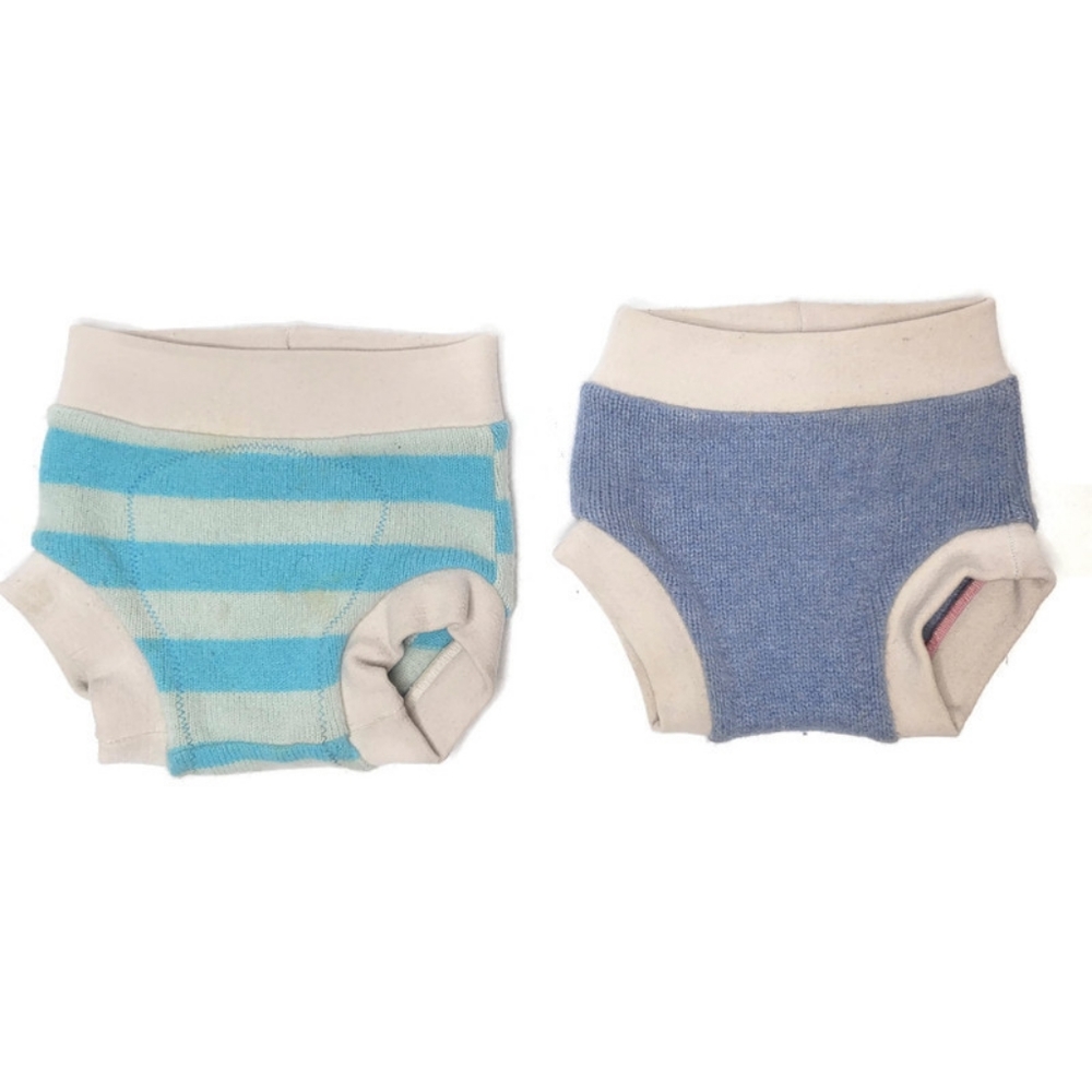 Wool cloth diaper covers set of 2 size medium clean and perfect for baby or todd